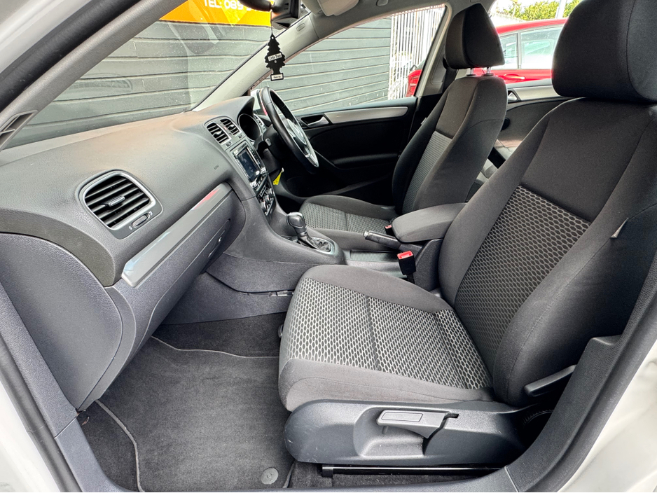 2013 Volkswagen Golf - image 8