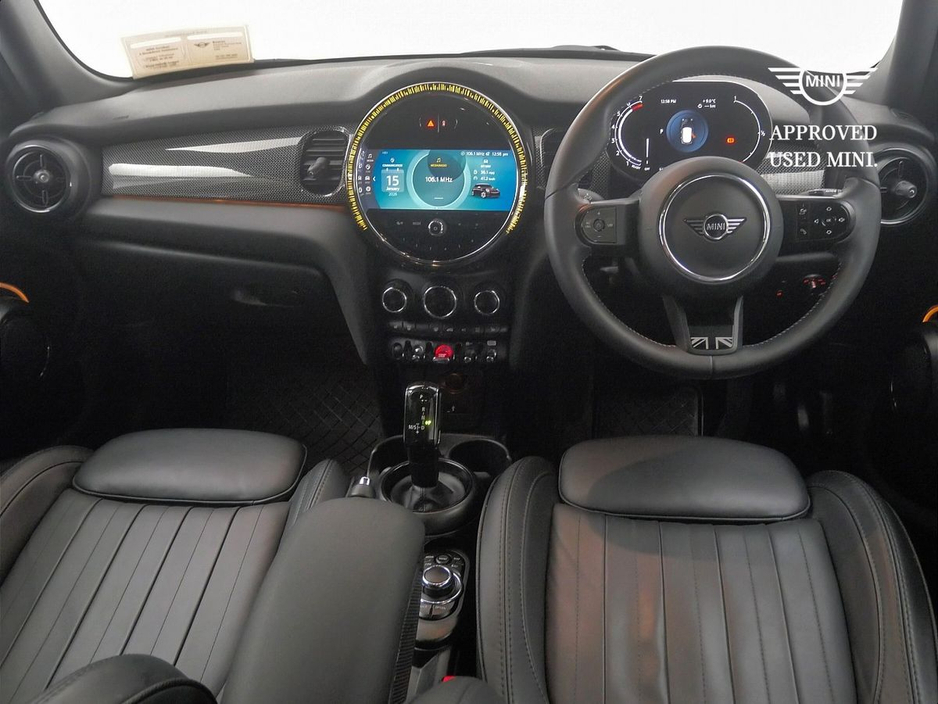 2024 MINI Hatch 5-Door Cooper Exclusive €35,900