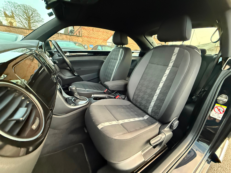 2018 Volkswagen Beetle - image 18