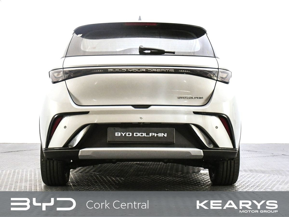 2025 BYD Dolphin - image 2