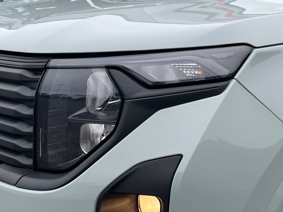 2024 Ford Transit Courier - image 3