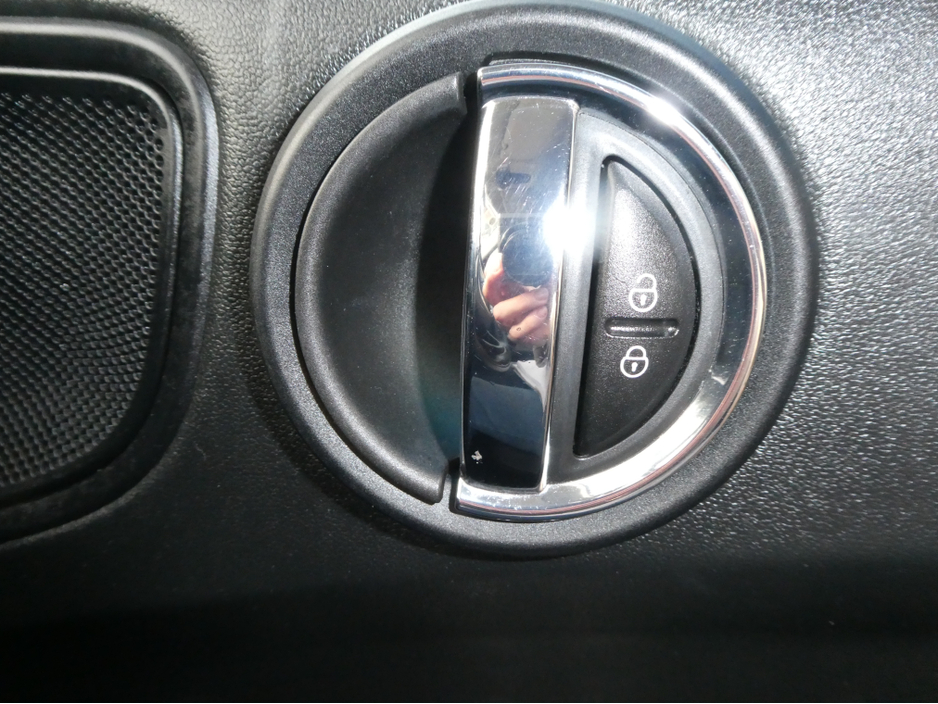 2017 MINI Countryman - image 27