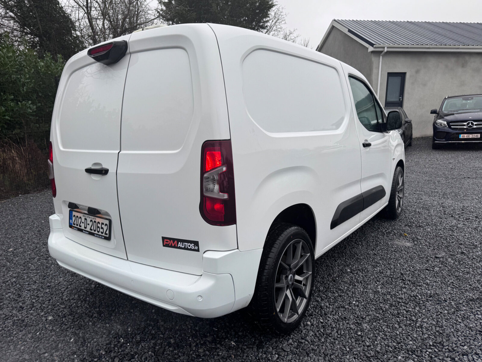 2020 Peugeot Partner  €13,950