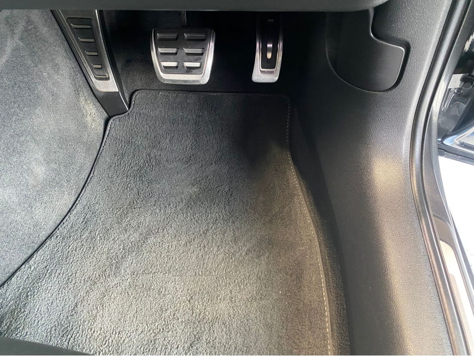 2017 Audi A4 - image 22