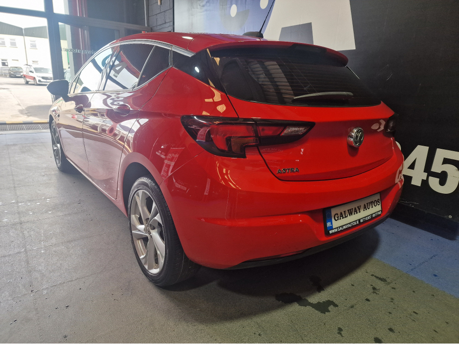 2017 Opel Astra - image 7