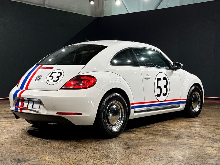 2016 Volkswagen Beetle - image 3