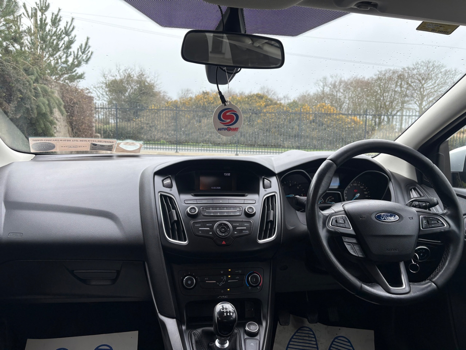 2016 Ford Focus - image 8