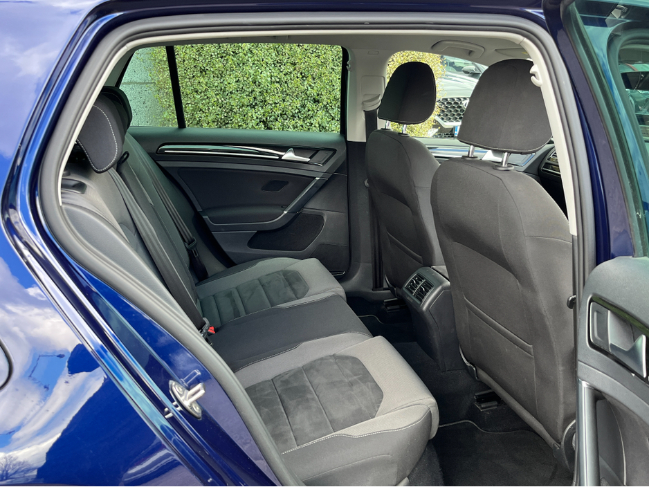 2019 Volkswagen Golf - image 9