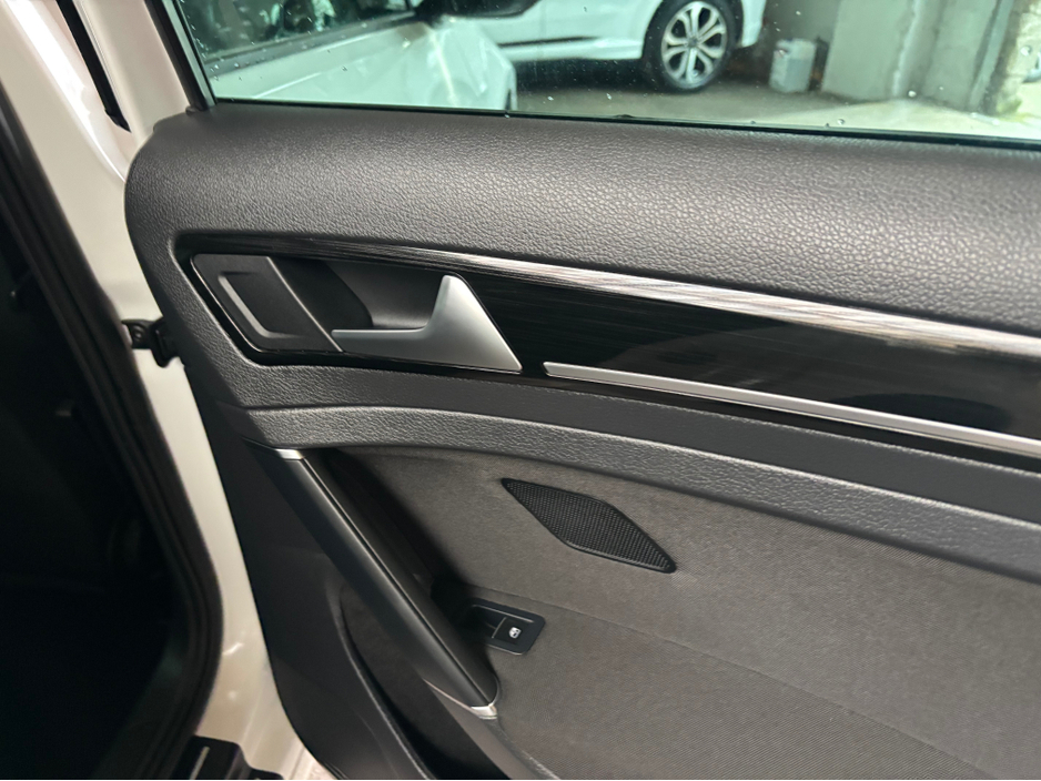 2018 Volkswagen Golf - image 16