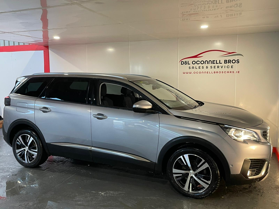 2020 Peugeot 5008 - image 4