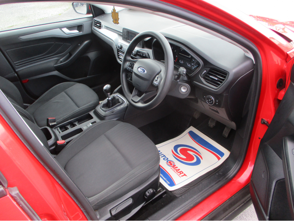 2019 Ford Focus - image 14