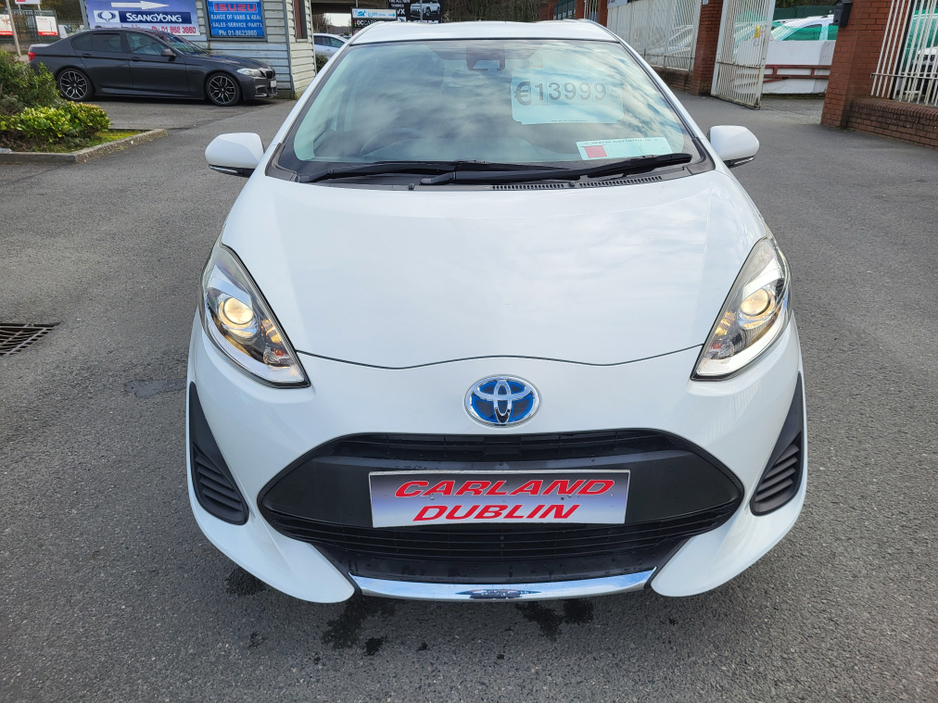 2020 Toyota Aqua - image 8