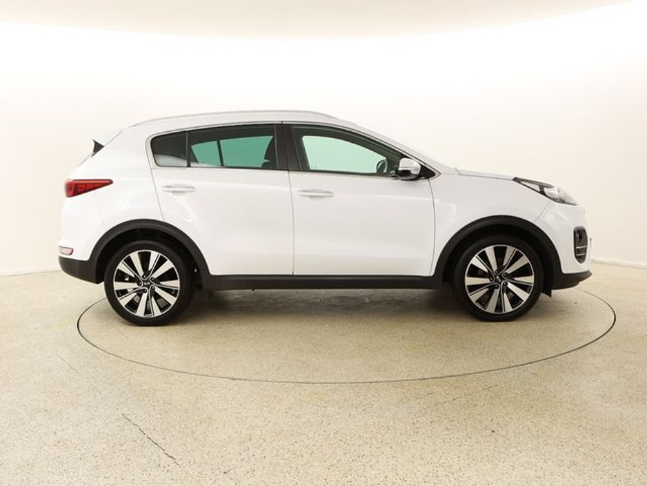 2017 Kia Sportage - image 8