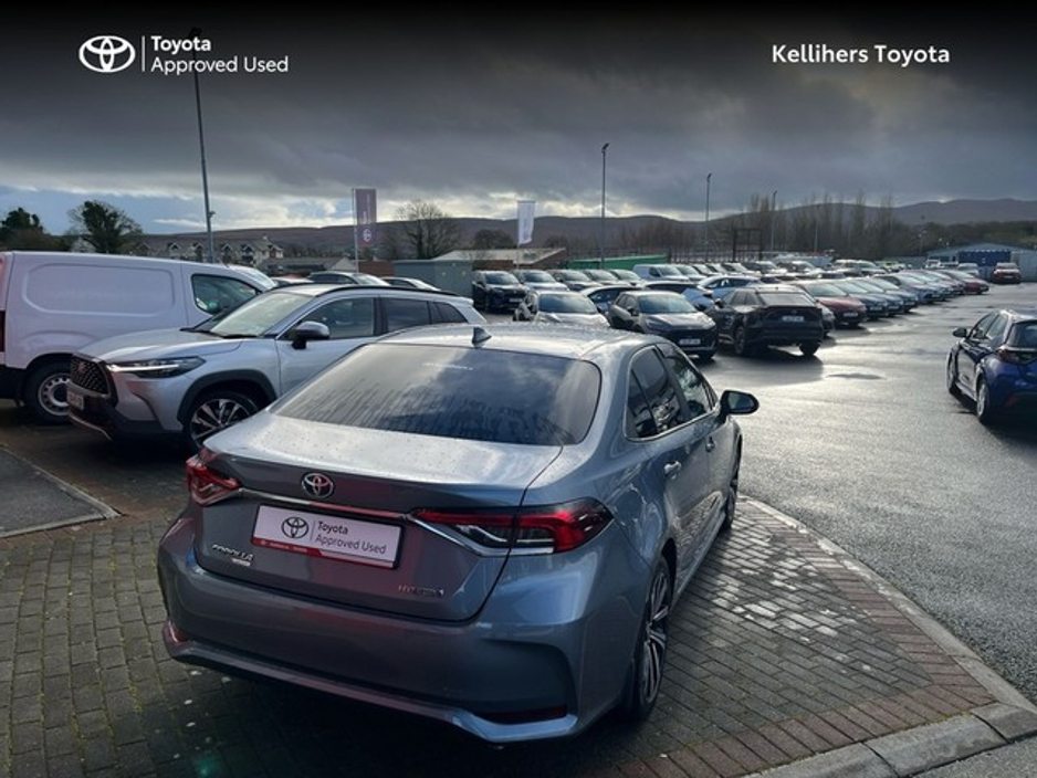 2022 Toyota Corolla - image 2
