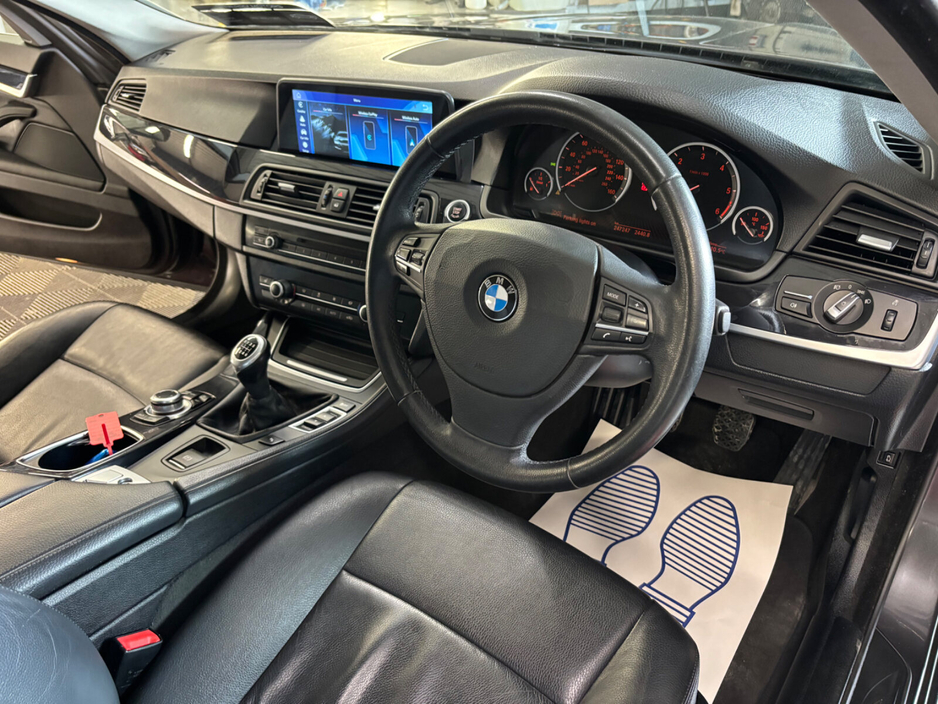 2014 BMW 5 Series - image 11