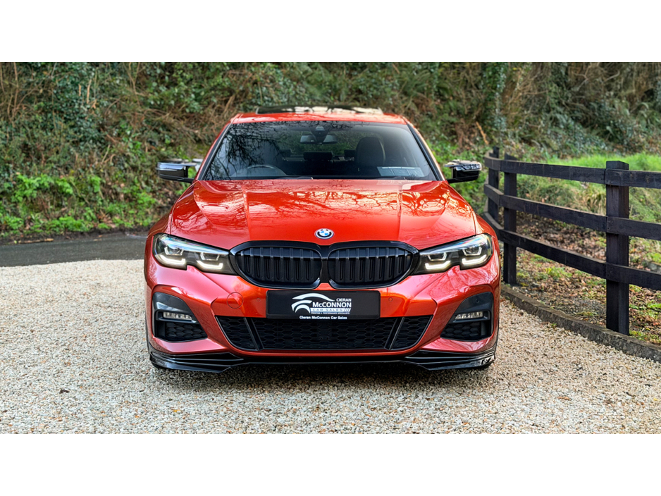 2022 BMW 3 Series - image 6