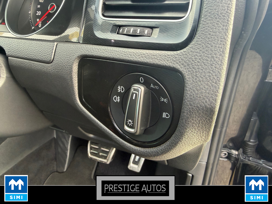 2015 Volkswagen Golf - image 28