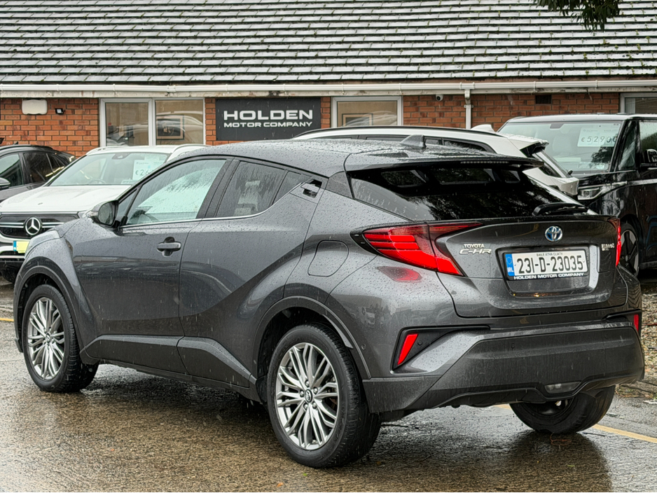 2023 Toyota C-HR HYBRID..Keyless Entry..Apple CarPlay €22,750