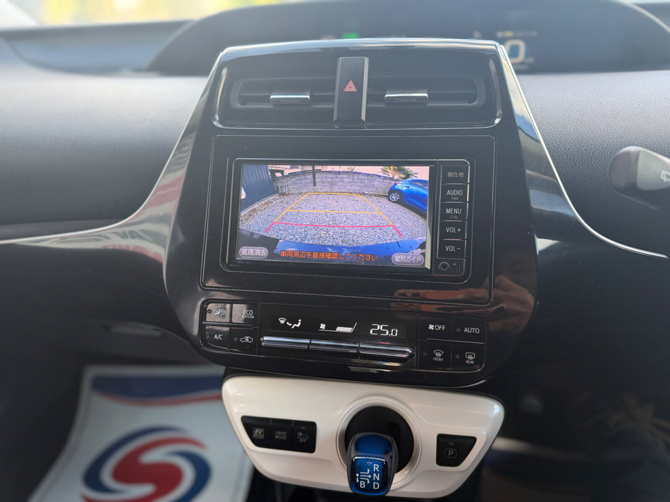 2018 Toyota Prius - image 18