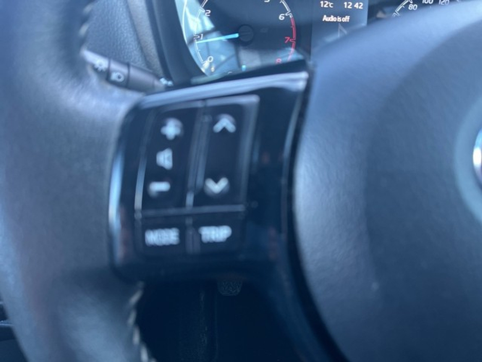 2020 Toyota Yaris - image 13