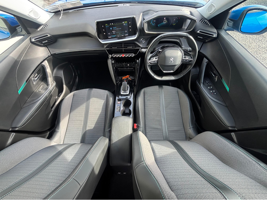 2021 Peugeot 2008 - image 5