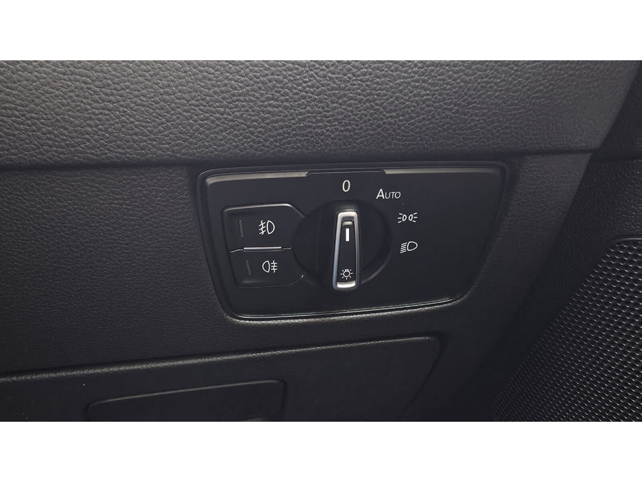 2016 Volkswagen Passat - image 21