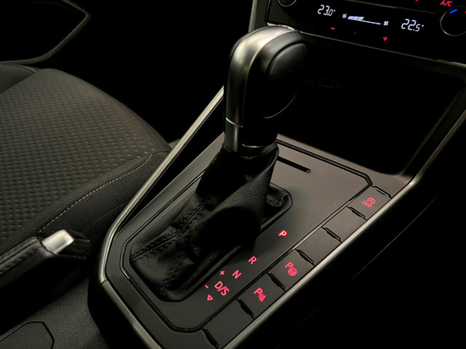 2018 Volkswagen Polo - image 18