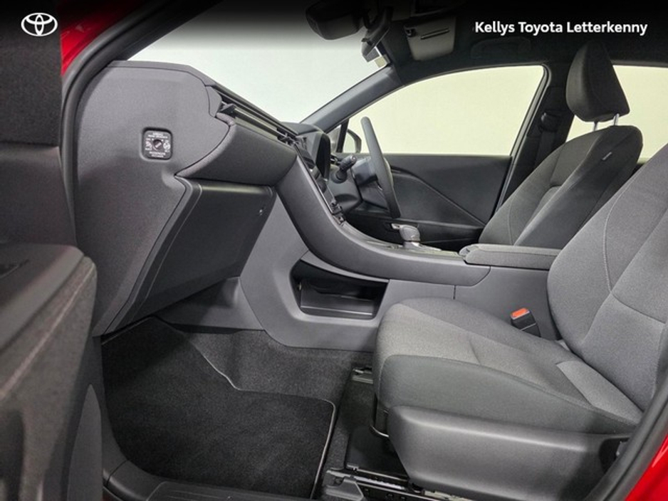 2025 Lexus LBX - image 6