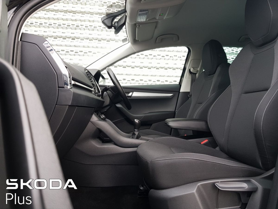 2023 Skoda Karoq - image 3