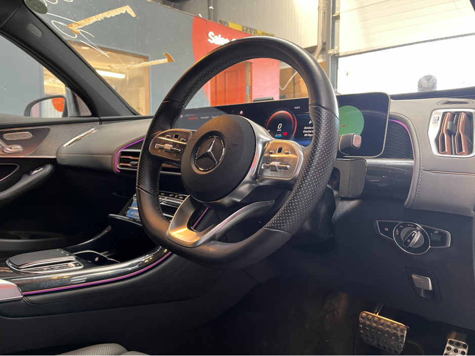 2020 Mercedes-Benz EQC - image 12