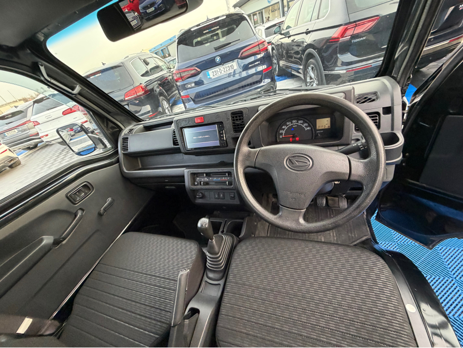 2019 Daihatsu Hijet - image 20