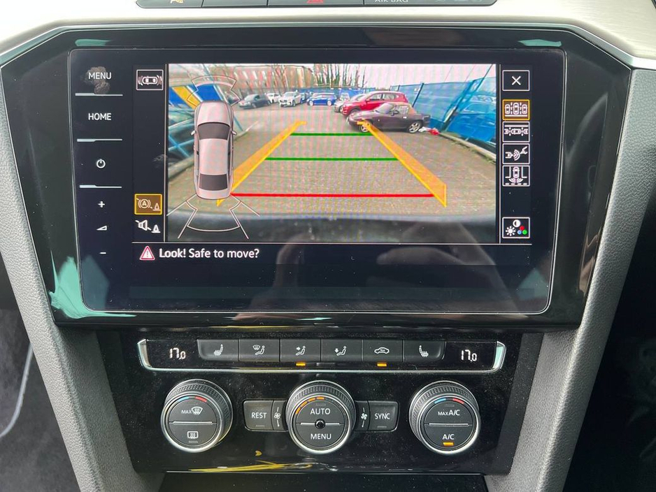 2018 Volkswagen Passat - image 7