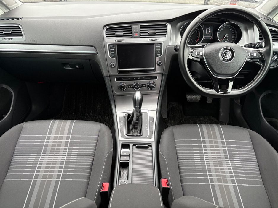 2015 Volkswagen Golf  €13,490
