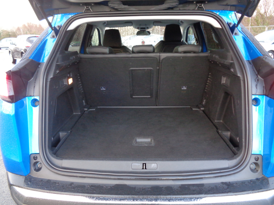 2022 Peugeot 3008 - image 5