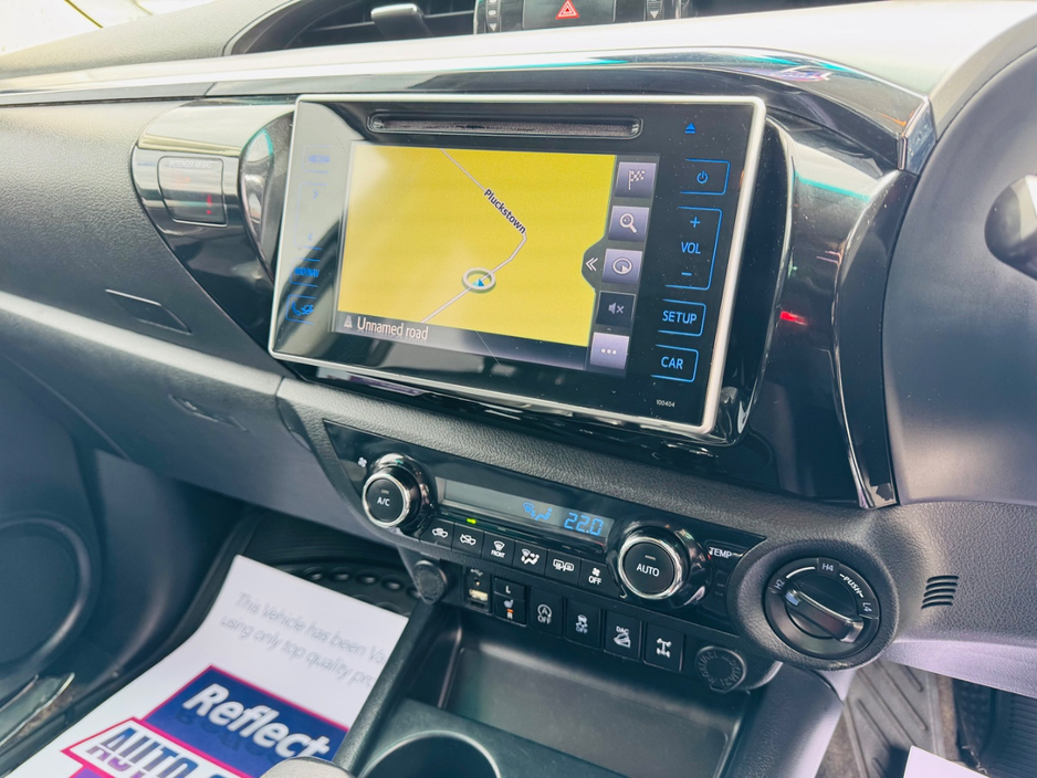 2019 Toyota Hilux - image 17