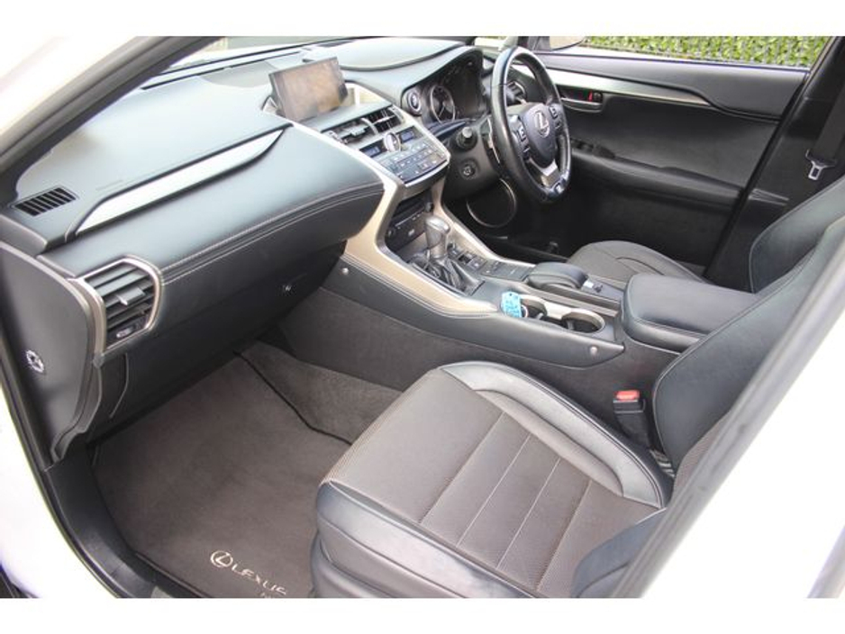 2017 Lexus NX 300 h - image 38