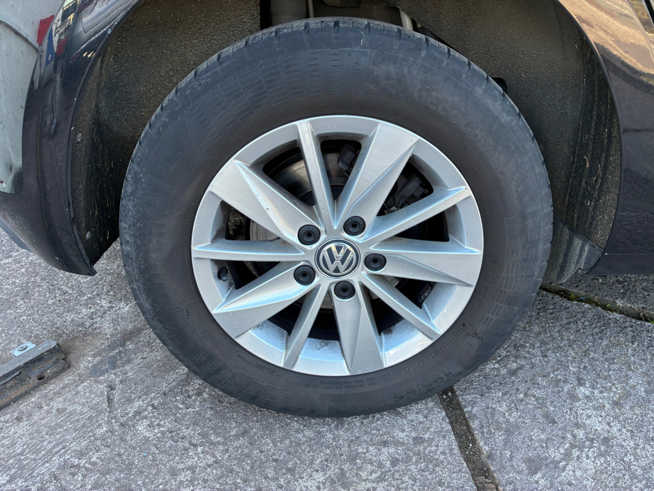 2019 Volkswagen Golf - image 12