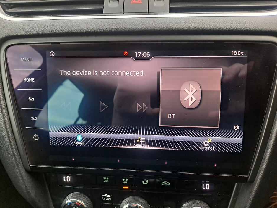 2020 Skoda Octavia - image 36