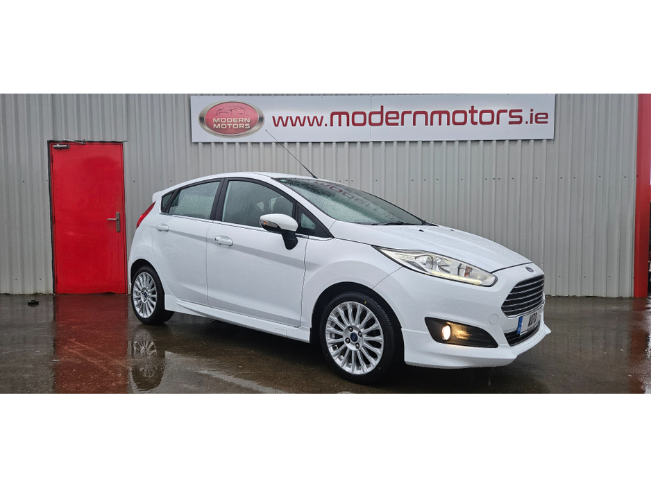 2016 Ford Fiesta automatic titanium/zetec s 1.0 eco very low kms €10,950