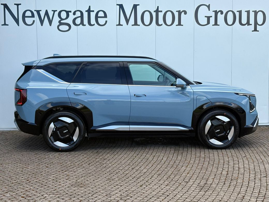 2026 Kia EV5 - image 4