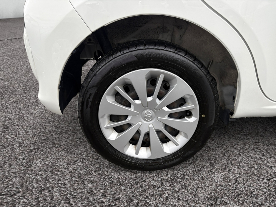 2020 Toyota Passo - image 14