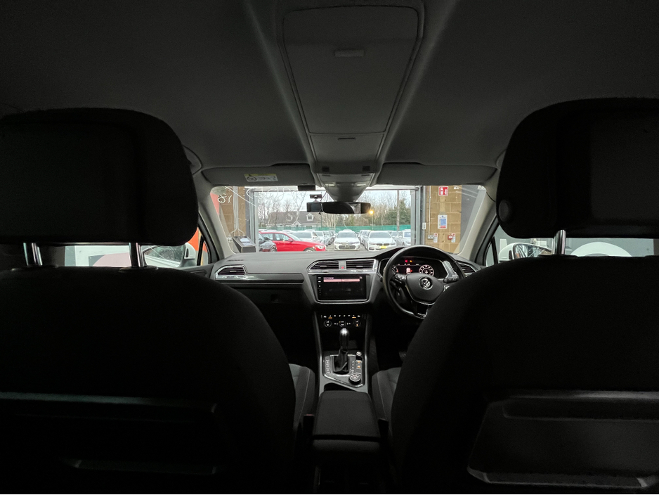 2018 Volkswagen Tiguan - image 15