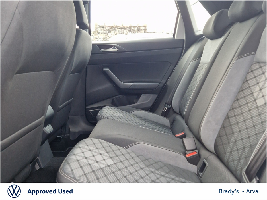 2023 Volkswagen Polo - image 7
