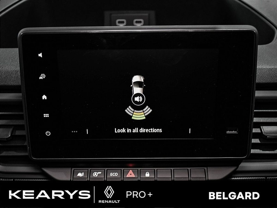 2025 Renault Trafic - image 10