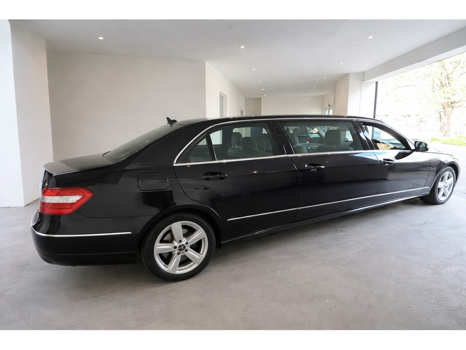 2012 Mercedes-Benz E Class - image 2