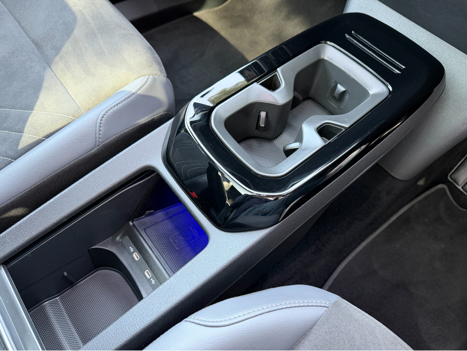 2023 Volkswagen ID.4 - image 18