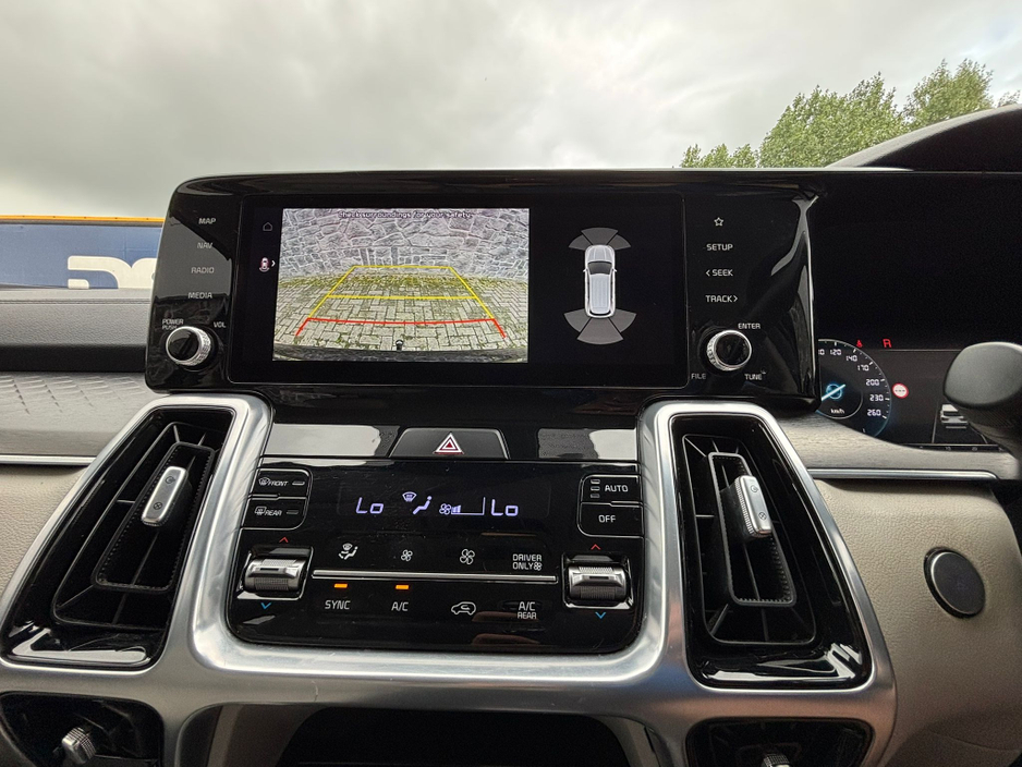 2022 Kia Sorento - image 18
