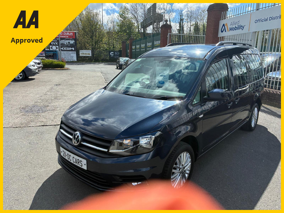 2021 Volkswagen Caddy Maxi Life - image 2