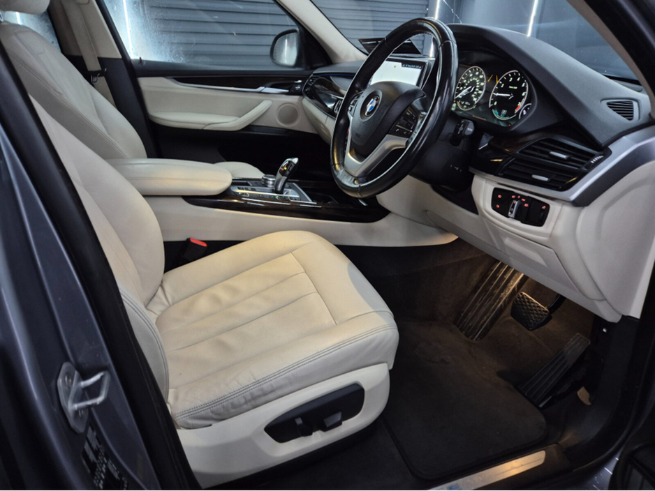 2017 BMW X5 - image 11