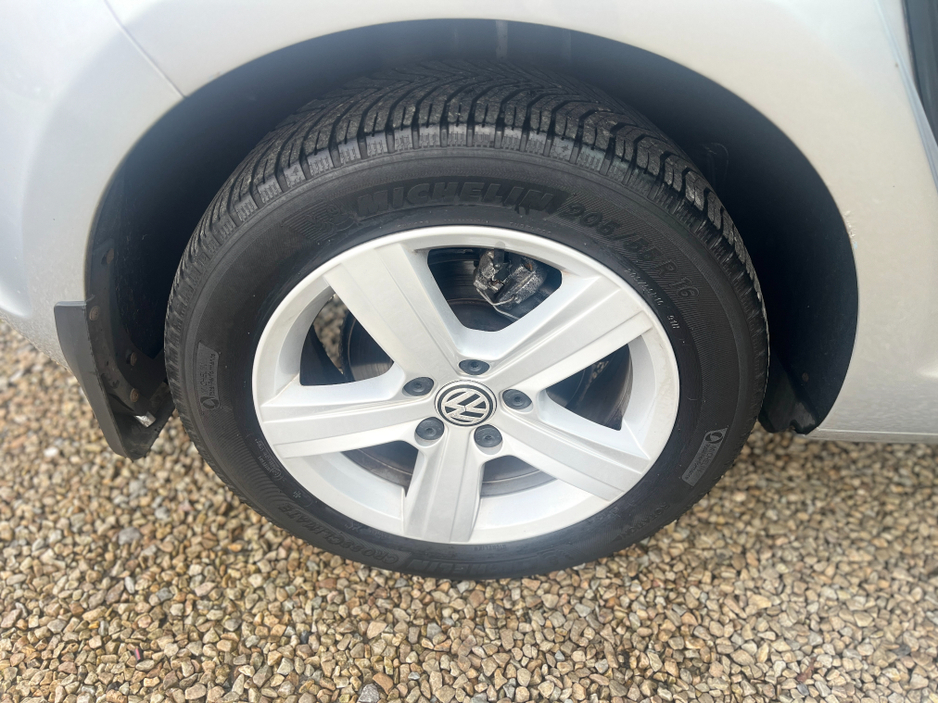 2013 Volkswagen Golf - image 16